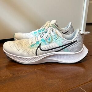 Nike Women's White and Teal Athletic Shoes